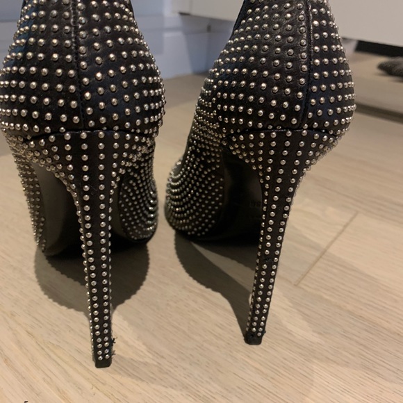 Saint Laurent Leather Studded Pumps - Picture 6 of 6